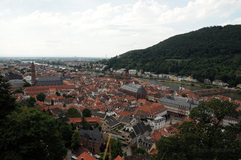 DSC_3769_1.jpg - Heidelberg je světově proslulý svojí zříceninou zámku, historickým centrem, ale zejména Univerzitou Ruprechta-Karla (Ruprecht-Karls-Universität) z roku 1368, nejstarší na území dnešního Německa.