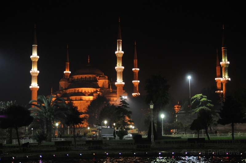 DSC_4175.JPG - Noční nasvícení Modré mešity.