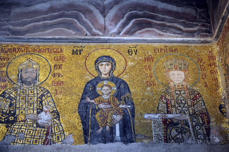 DSC_4533_1.jpg - Pana Marie s Ježíšem stojící mezi císařem Janem II Comneusem a jeho ženou Irene.