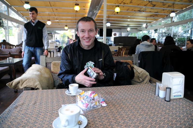 DSC_4732_1.jpg - Fili v kavárně na ulici Caferiye Sk.