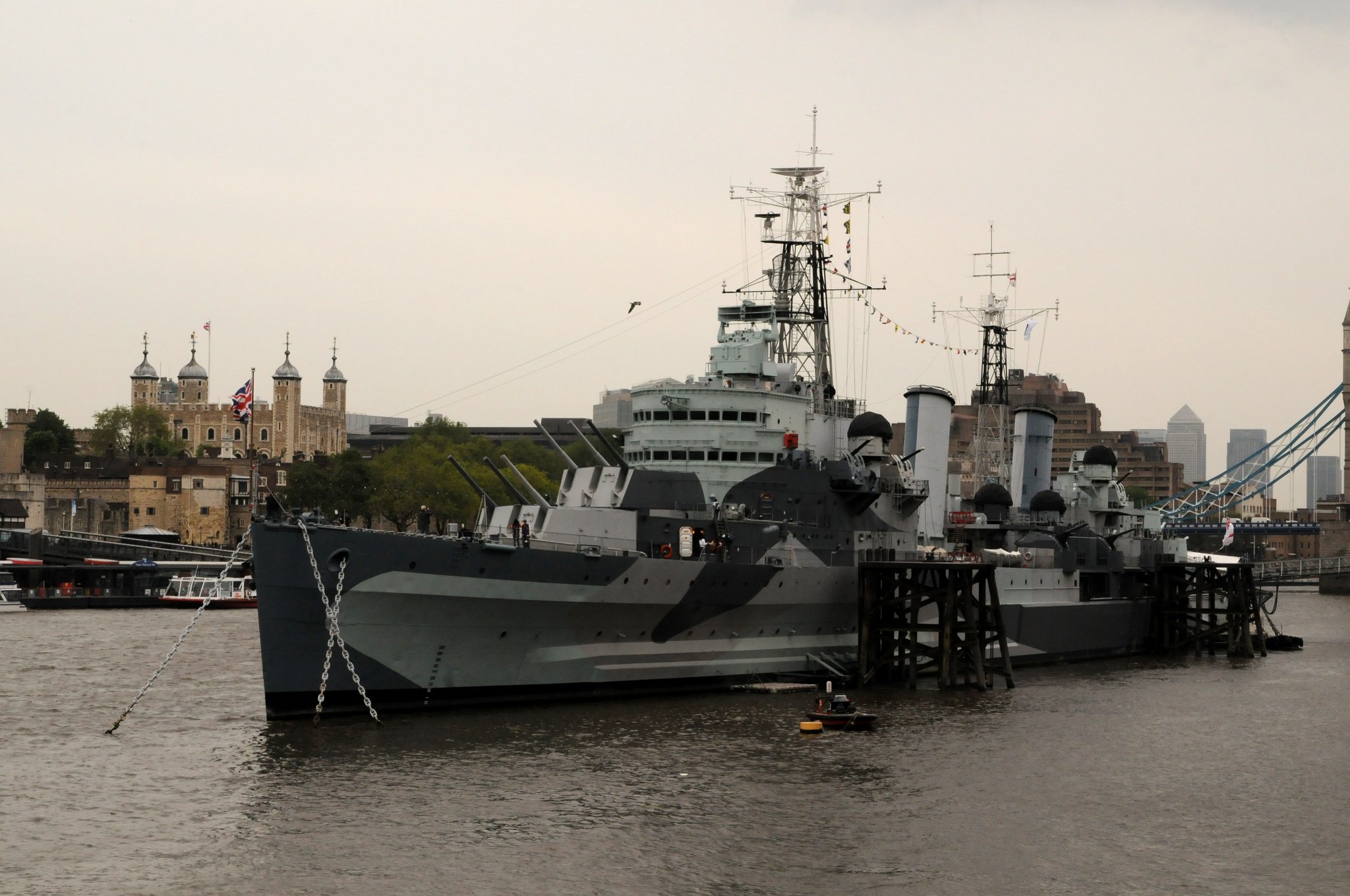 DSC_4441_3.jpg - HMS Belfast (C35) je lehký křižník podtřídy Edinburgh třídy Town britského válečného námořnictva – Royal Navy. Byl nejtěžším britským lehkým křižníkem, který se zapojil do bojů druhé světové války