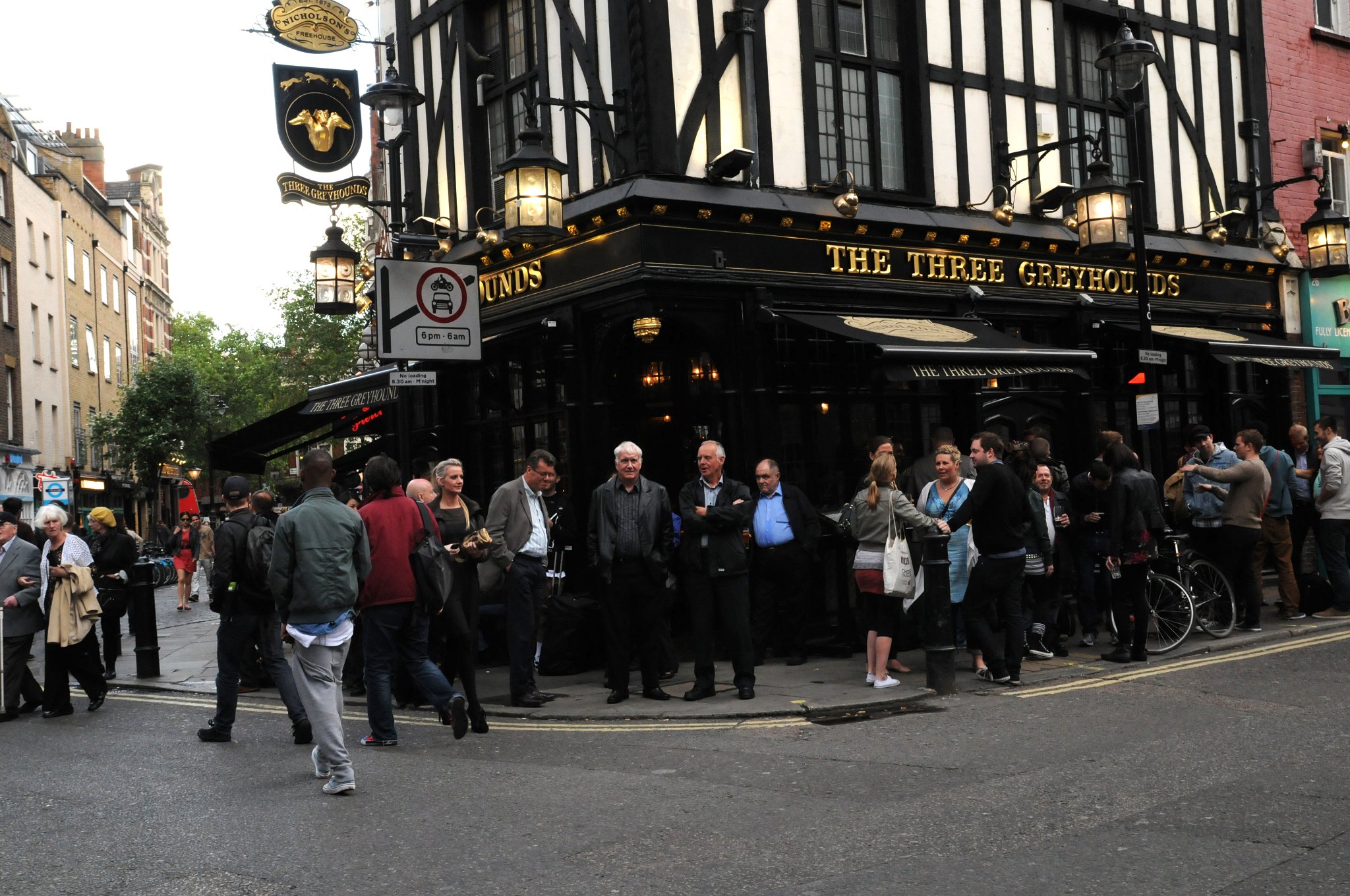 DSC_6112_1.jpg - Název Soho byl původně lovecký pokřik z dob tudorovských panovníků a na místě dnešní čtvrti se dříve nacházel panský revír.