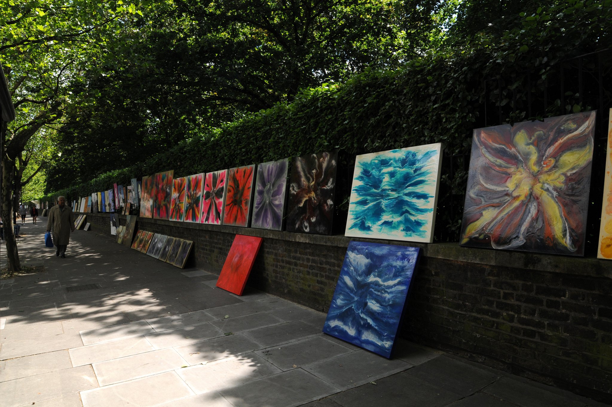 DSC_7930_1.jpg - Na Bayswater Road u Hyde Parku nabízejí prodejci své obrazy.