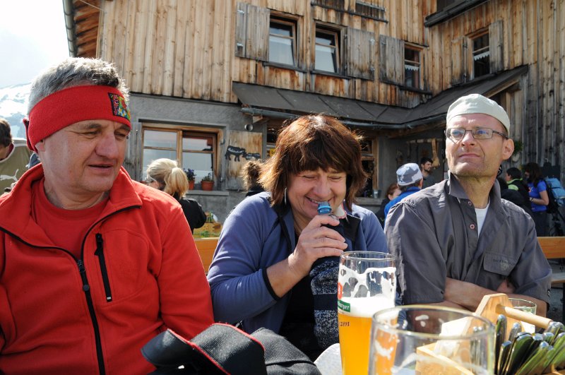 DSC_0122_1.jpg - Pauza na Totalphütte při sestupu.