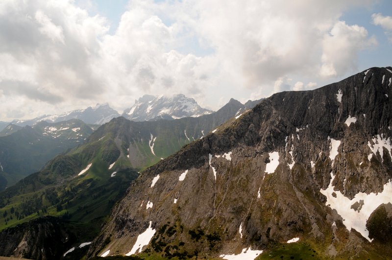 DSC_0545_1.jpg - Pohled ze sedla Saulajoch na východ.