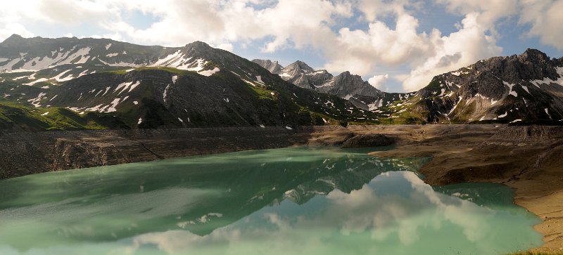 DSC_1110_00.jpg - Lünerseer je nejvýše položené přírodní vysokohorské jezero Rakouska, které kdysi vyhloubil Schesaplanský ledovec.