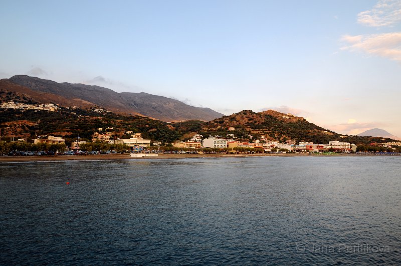 DSC_7468_2.jpg - Pohled z mola v Plakias na Plakias beach.