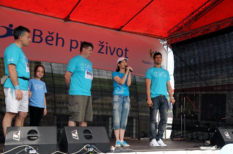 DSC_5720_1.jpg - Na pódiu se sešli s patronkou a moderátorem i pořadatelé.