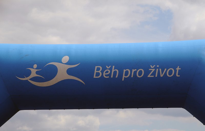 DSC_5745_1.jpg - Ve spolupráci se společností Tesco Stores ČR a.s. přebírá Nadační fond Tesco záštitu nad charitativním projektem Běh pro život. Jeho smyslem je podpořit boj s rakovinou a získat peníze na léčbu onkologických pacientů.