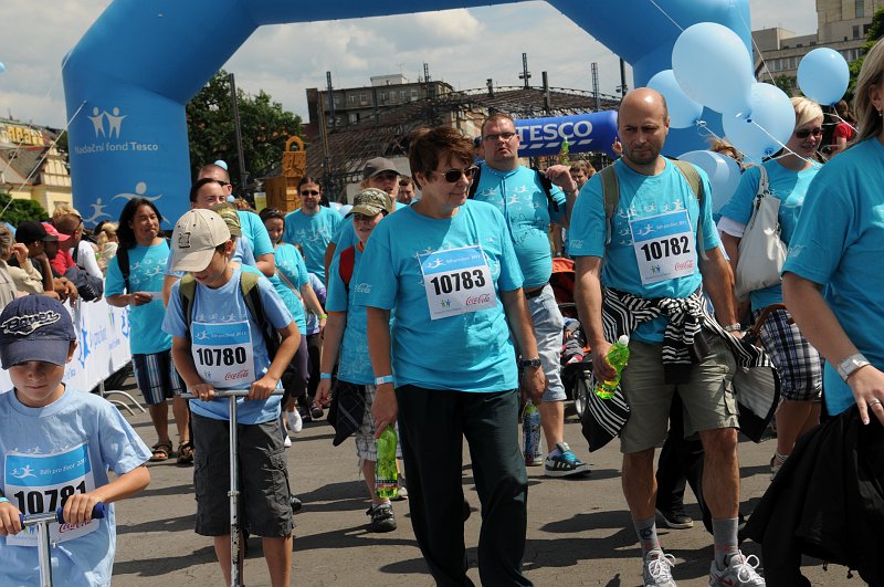 DSC_5851.JPG - Svou účastí na bězích přispěli běžci na zajištění domácí péče malých pacientů.