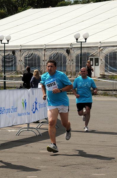DSC_5984_2.jpg - Na některých běžcích je vidět malé vyčerpání.