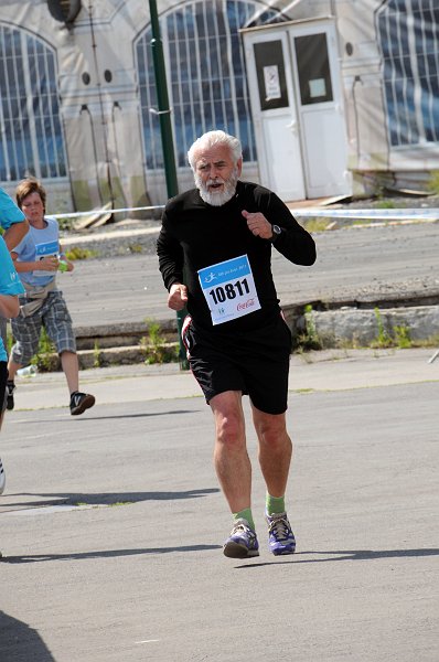 DSC_6247_1.jpg - Lidé mohou na boj s rakovinou přispět několika způsoby: Zasláním dárcovské SMS ve tvaru DMS KRTEK na telefonní číslo 87 777. Cena DMS je 30 Kč, z nichž na domácí péči pro onkologicky nemocné děti půjde 27 Kč.