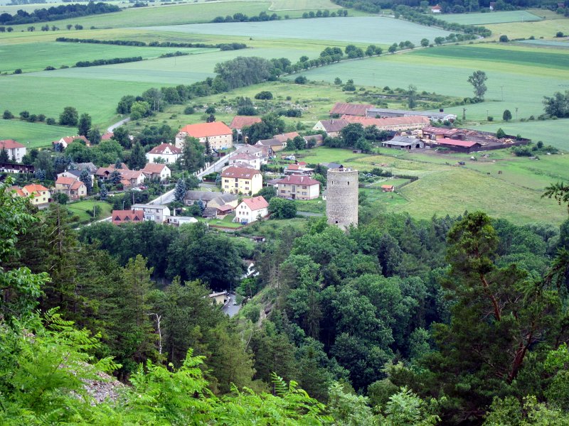 IMG_0944_1.jpg - Pohled na hrad Žebrák z Točníku.