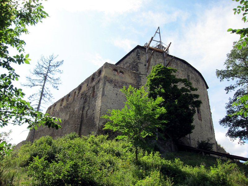 IMG_1089_1.jpg - Opouštíme Točník a míříme směrem k druhému (původnímu) hradu Žebrák.