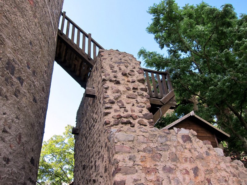 IMG_1116_1.jpg - Zbytky zdí hradu Žebrák.