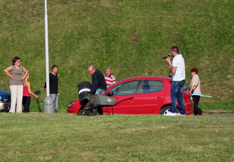 IMG_2460_1.jpg - ....a tak musel jezdec sud vlasními silami naložit a pokračovt ......