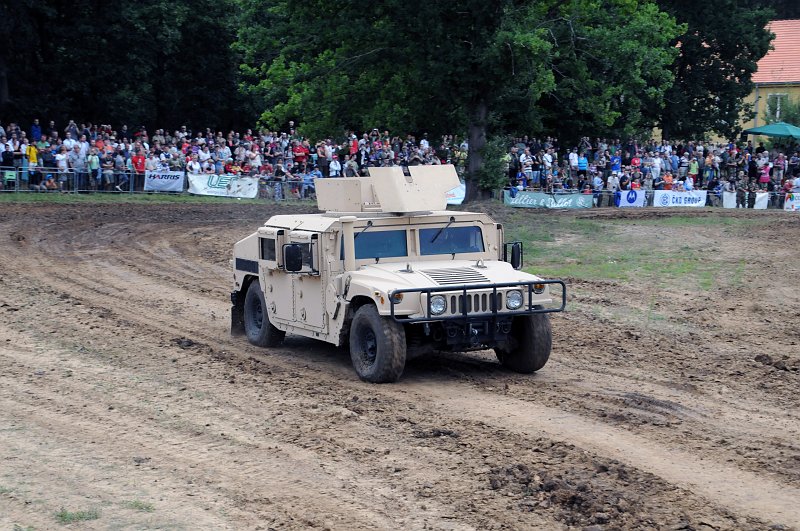 DSC_2852_1.jpg - Hummer, nový exponát ve sbírkách VHÚ.