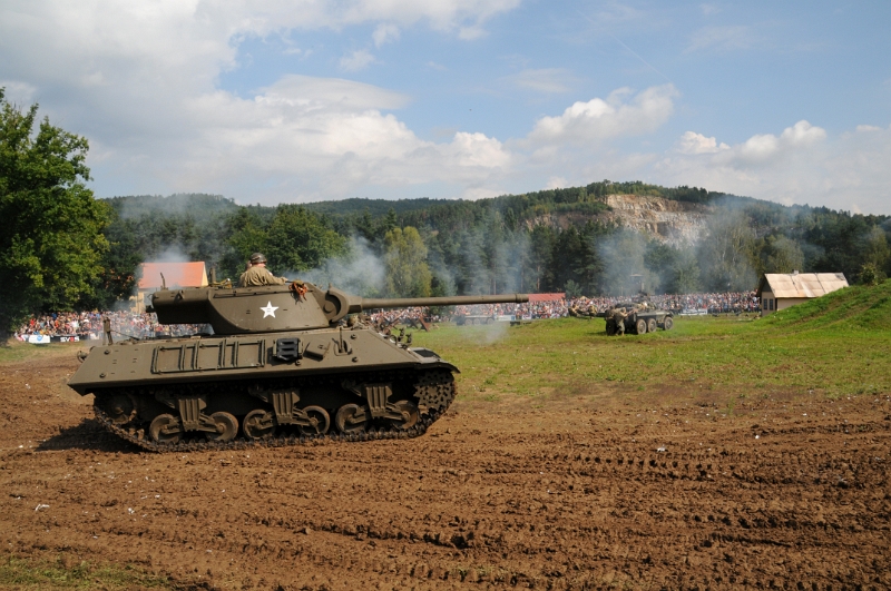 DSC_0815_1.jpg - Stíhač tanků M36 Jackson byl vyvinut v USA na základě požadavků americké armády na rychlý stroj, který by dokázal ničit i ty nejmodernější a nejtěžší obrněnce německé armády. První stroje se dostaly k jednotkám roku 1944, účastnily se zejména bojů v Evropě.