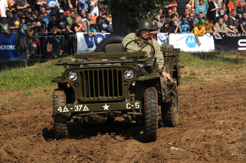 DSC_0937_1.jpg - Klasický americký jeep.