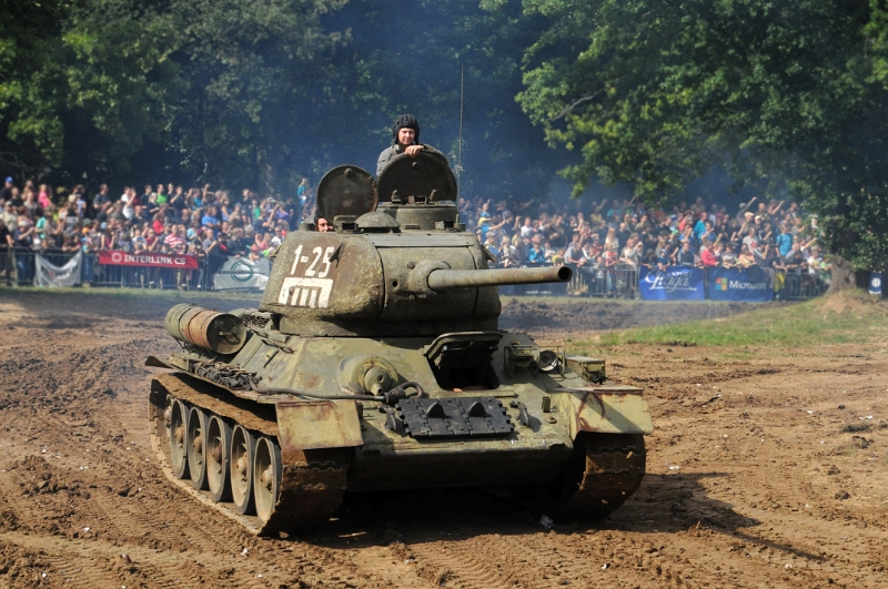 DSC_1310_1.jpg - Tank T-34/85 byl druhou hlavní verzí T-34, nejslavnějšího sovětského tanku Velké vlastenecké války. 