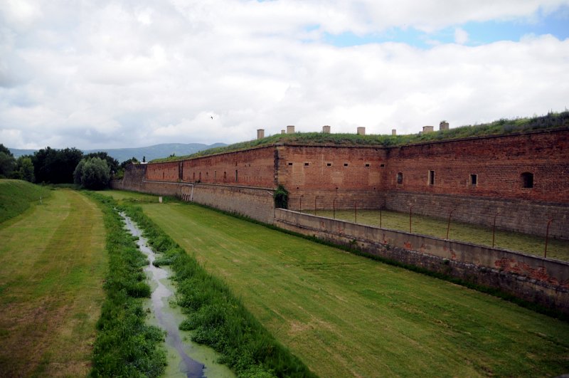 DSC_6710_2.jpg - Malá pevnost Terezín (něm. Kleine Festung) sloužila od června 1940 jako věznice pražského gestapa (podřízena pankrácké věznici) určená pro politické vězně především z Protektorátu Čechy a Morava.