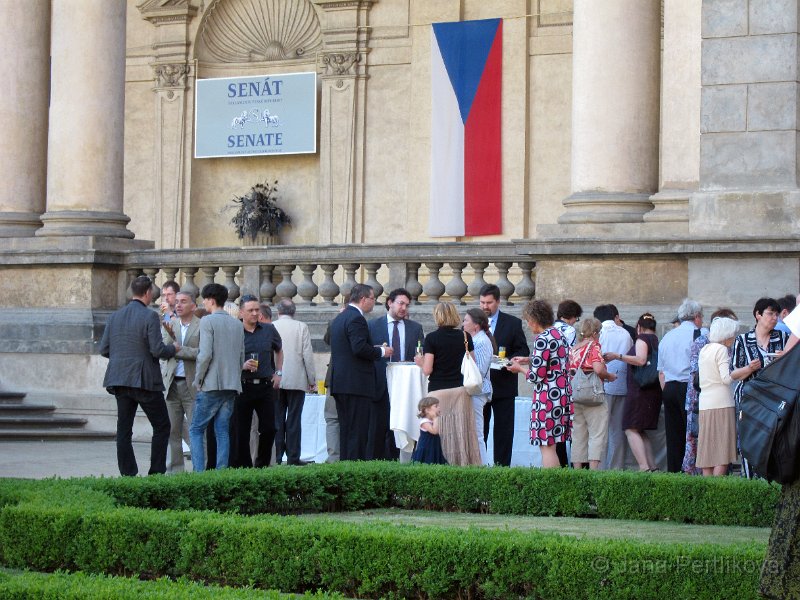 IMG_8019_1.jpg - Výstava se skládá z více než šesti desítek panelů, na kterých je je téma atentát zpracováno. Zhruba třetina panelů je věnována příběhu atentátu. Zbylé panely se zaměřují spíše na protektorátní život a okolnosti, které byly s událostí spojeny.