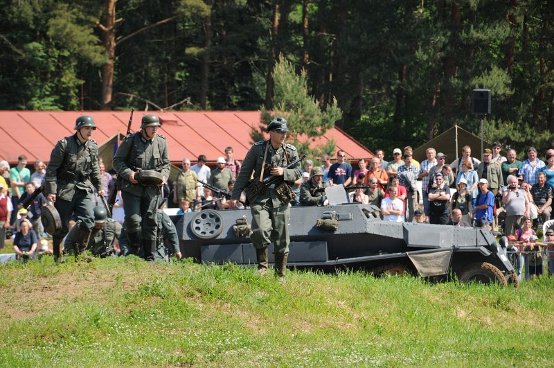 DSC_2294.JPG - Obrněné pásové vozidlo wehrmachtu SdKfz 251 „Hakl“