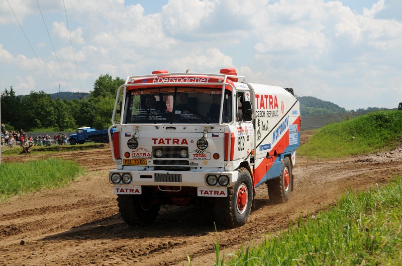 DSC_2851.JPG - Tatra 815, speciál upravený pro závod Paříž-Dakar z počátku 90. let, se kterým jezdil Karel Loprais.