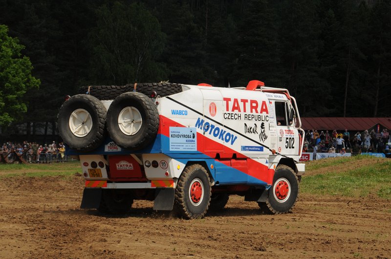 DSC_2857.JPG - Tatra 815, speciál upravený pro závod Paříž-Dakar z počátku 90. let, se kterým jezdil Karel Loprais.