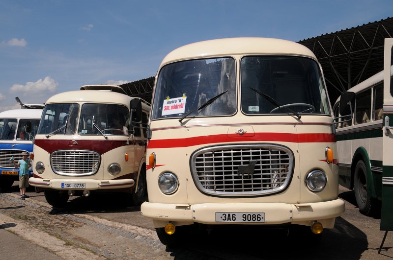 DSC_2969.JPG - Už poněkolikáte se v Lešanech sešli i milovníci starých autobusů. Konal se zde již 12. sraz RTO klubu. Škoda 706 RTO.