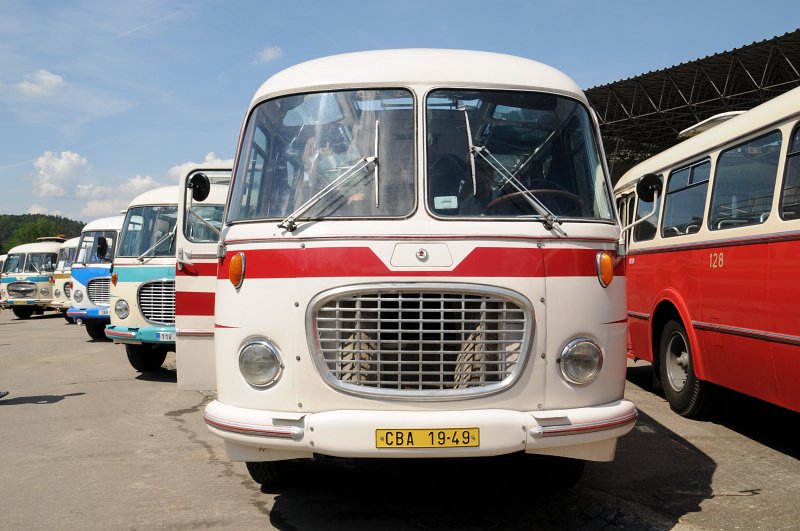 DSC_2977.JPG - Už poněkolikáte se v Lešanech sešli i milovníci starých autobusů. Konal se zde již 12. sraz RTO klubu. Škoda 706 RTO.