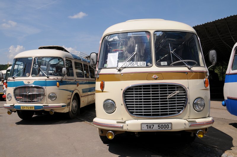 DSC_2981.JPG - Už poněkolikáte se v Lešanech sešli i milovníci starých autobusů. Konal se zde již 12. sraz RTO klubu. Škoda 706 RTO - LUX.