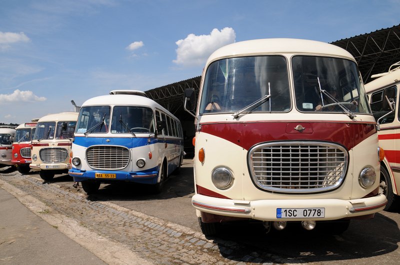 DSC_3026.JPG - Už poněkolikáte se v Lešanech sešli i milovníci starých autobusů. Konal se zde již 12. sraz RTO klubu. Škoda 706 RTO.