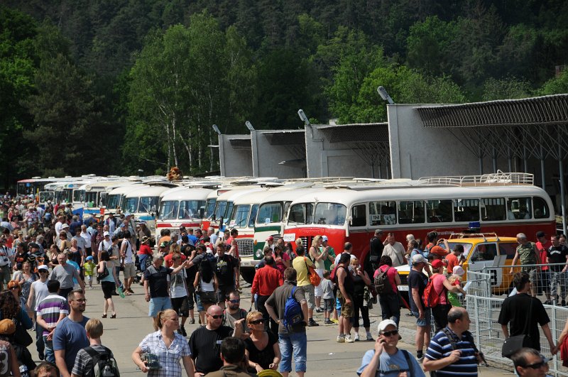 DSC_3038.JPG - Už poněkolikáte se v Lešanech sešli i milovníci starých autobusů. Konal se zde již 12. sraz RTO klubu.