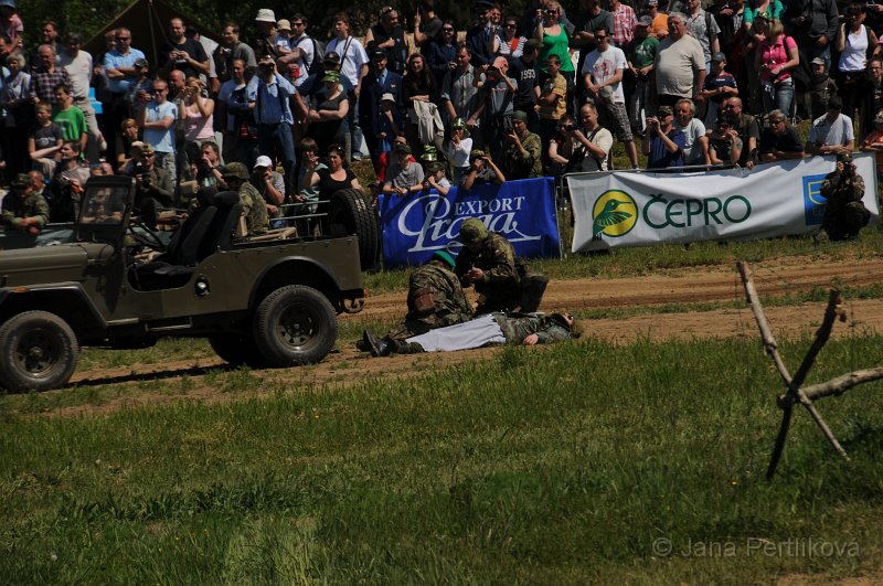 DSC_8644.JPG - Akční ukázka: Záchrana našich vojáků při útoku v Afghanistánu.