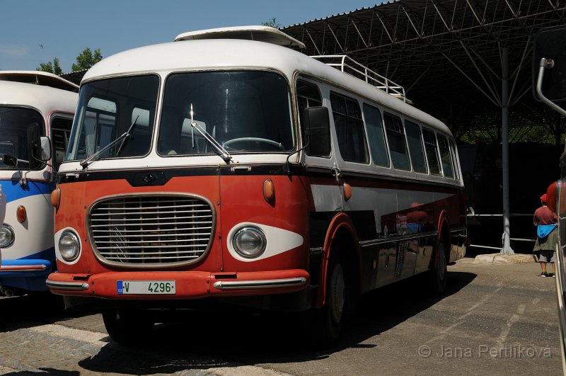 DSC_8746.JPG - Autobus 706 RTO byl díky svému tvaru přezdíván „vajíčko“ nebo „okurka“.