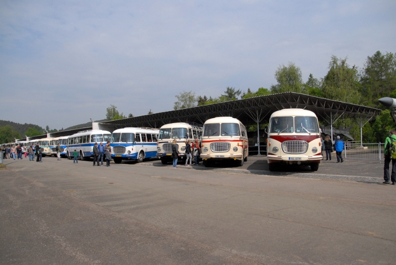 DSC_0031_1.jpg - V rámci otevření Vojenského technického muzea se zde tradičně konal již 16. sraz klubu RTO busu. http://rto-bus.cz/
