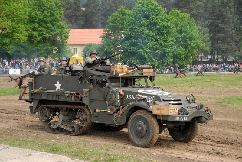 DSC_0122_1.jpg - Americké polopásové vozidlo Halftrack.