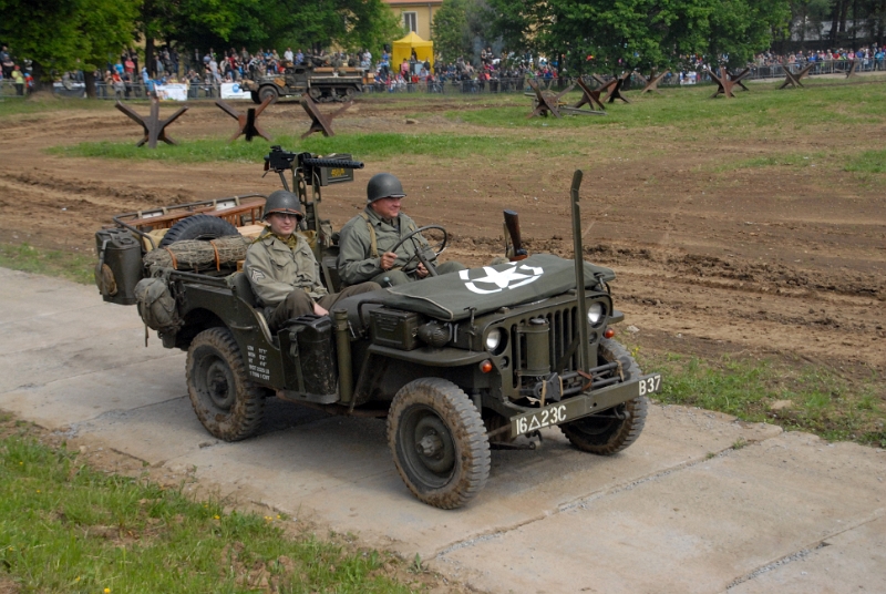DSC_0134_1.jpg - Americký jeep.