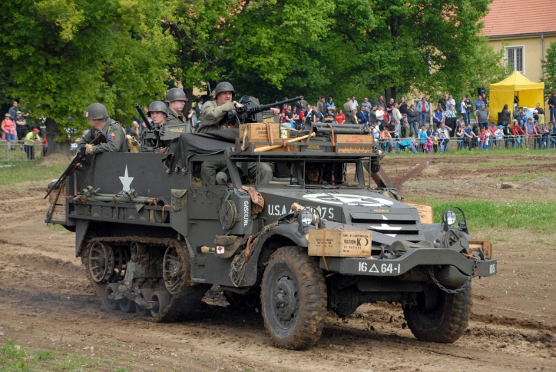 DSC_0209_1.jpg - Americké polopásové vozidlo Halftrack.