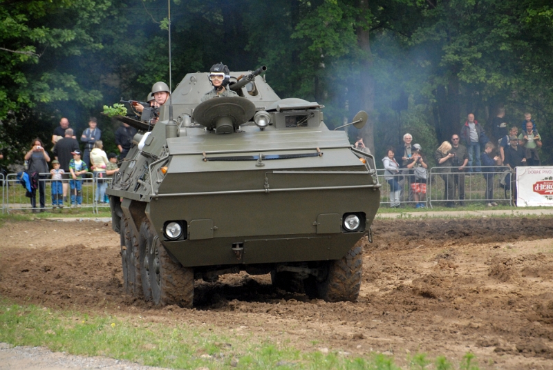 DSC_0237_1.jpg - Vojenský obrněný transportér Skot OT-64.