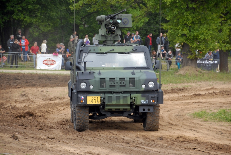 DSC_0413_1.jpg - Protichemické vozidlo S-LOV-CBRN z 31.