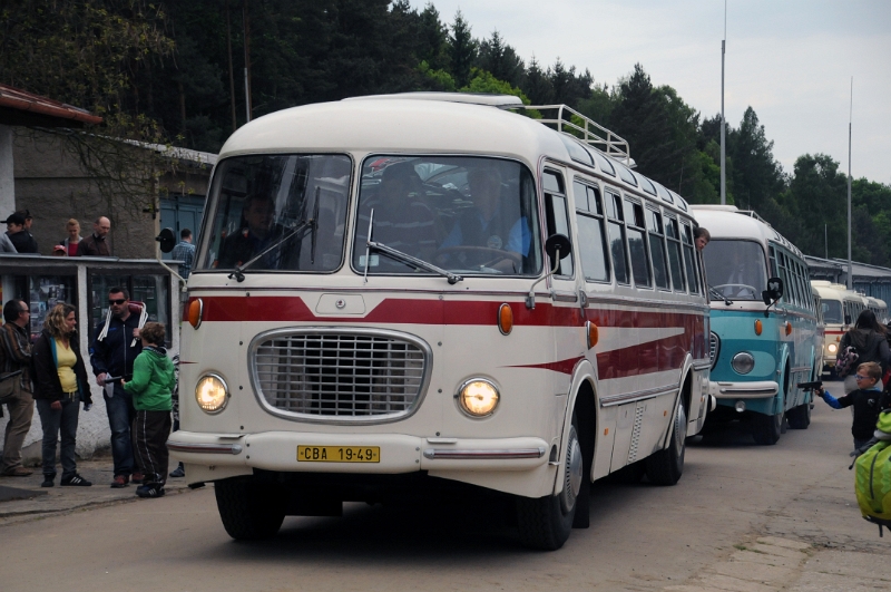 DSC_6815_1.jpg - Autobusy RTO odjíždějí.