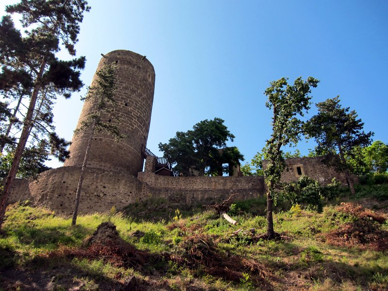 IMG_1178_1.jpg - Ještě poslední pohled na hrad Žebrák od silnice a míříme k parkovišti.