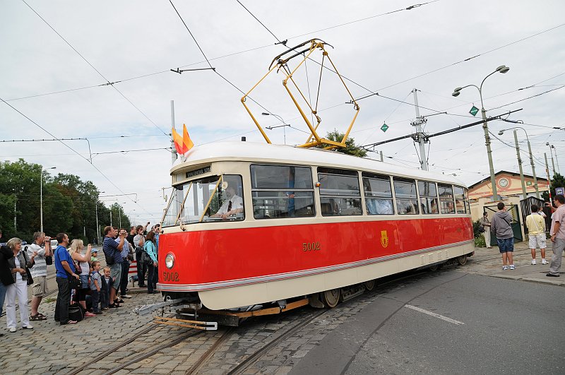 DSC_8368.JPG - Tatra T1 je model nejstarší československé tramvaje koncepce PCC. Byl vyráběn v 50. letech minulého století podniky Tatra Smíchov a ČKD Stalingrad. Někdy se tramvajím T1 také přezdívalo žehlička (vzhledem k úzkým čelům).