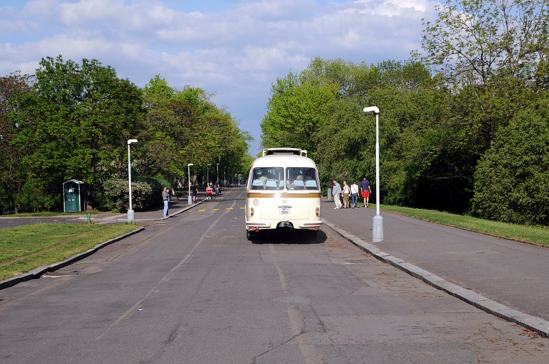 DSC_0248_1.jpg - Poslední historický vůz odjíždí z Vítkova, RTO Lux (1969)