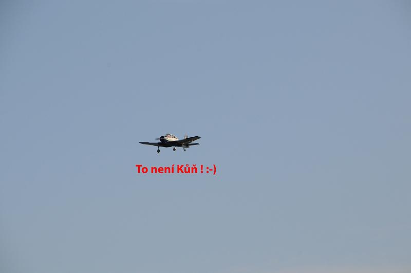DSC_7740_1.jpg - Protože ten letěl jiným letadlem.... no chybička se vloudí:-) Ale mavali jsme mu o106 :-)