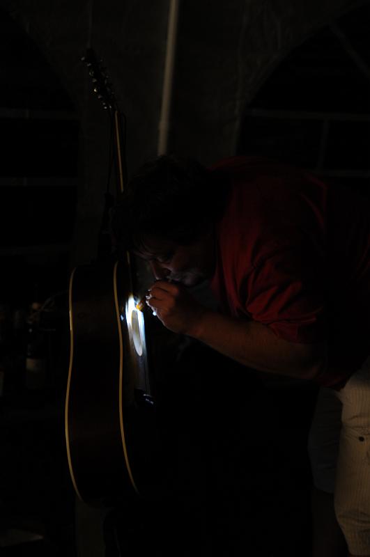 DSC_8875.JPG - Doufám, že mě nikdo nevidí...... kde je ta tisícovka...